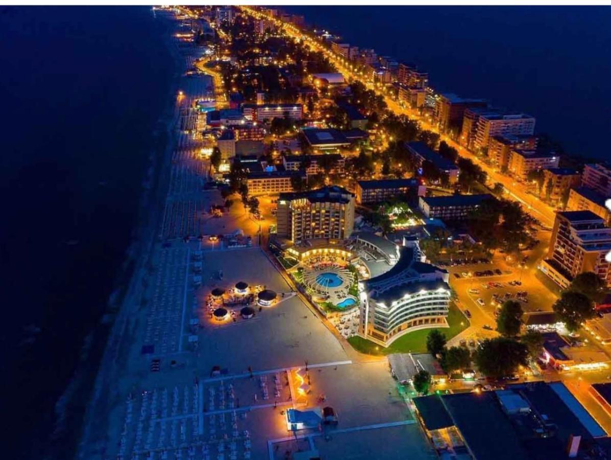 Mamaia Central Studios Экстерьер фото